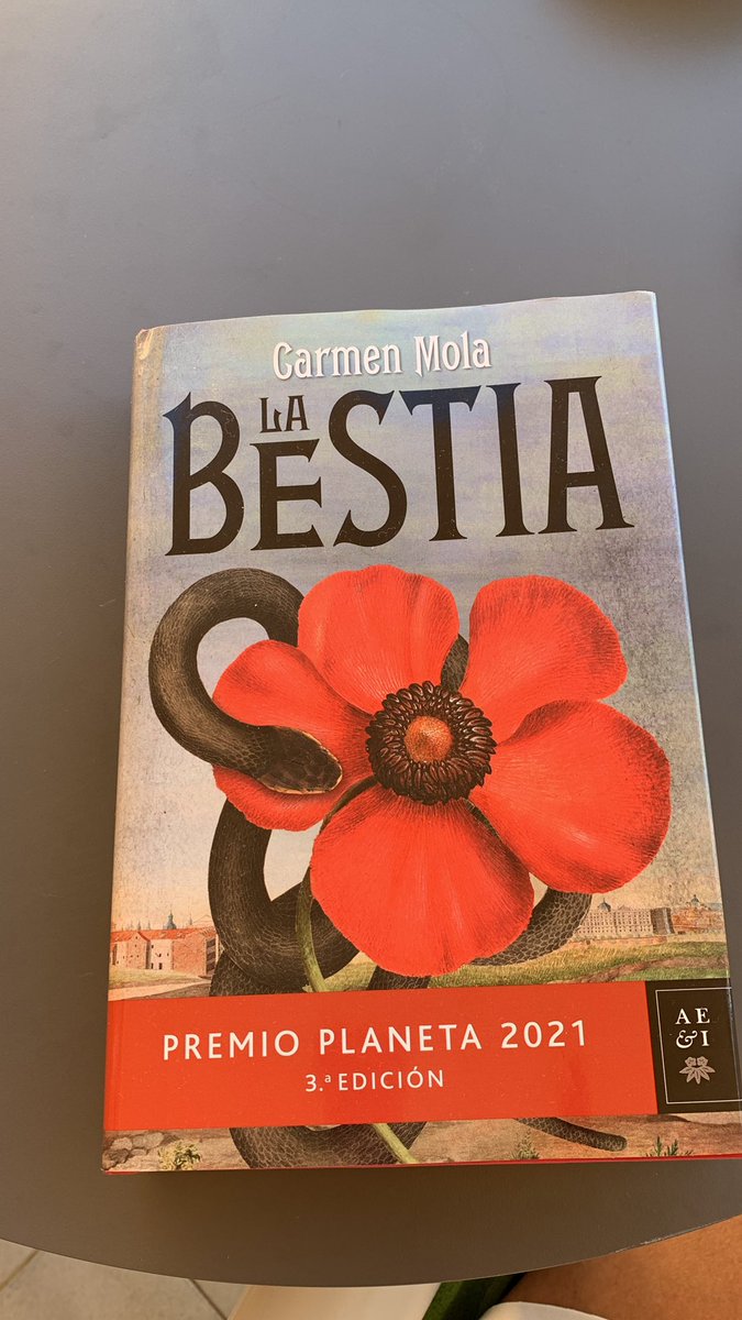 lrevilla's tweet photo. @amorenloslibros En Madrid, huyendo de “La Bestia”. https://t.co/m10FdpLkFS