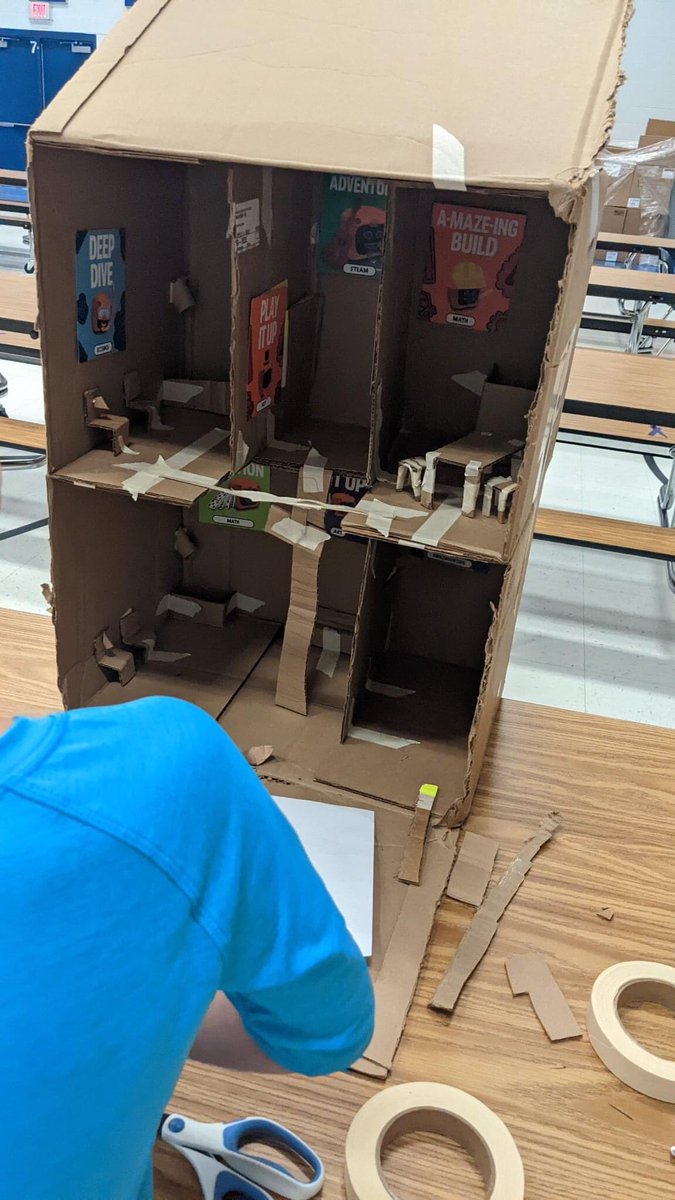 HNESHuskies's tweet photo. #HNESCampInvention22 #HNESLovesSTEM #Worldchangersarehere #Childrensengineering Students enjoyed Henderson’s Camp Invention. It was filled with opportunities to be challenged and create. @PWCSNews @LDMcDade Thank you, Henderson teachers, for inspiring! 🐾💙 https://t.co/vnaizbjrpP