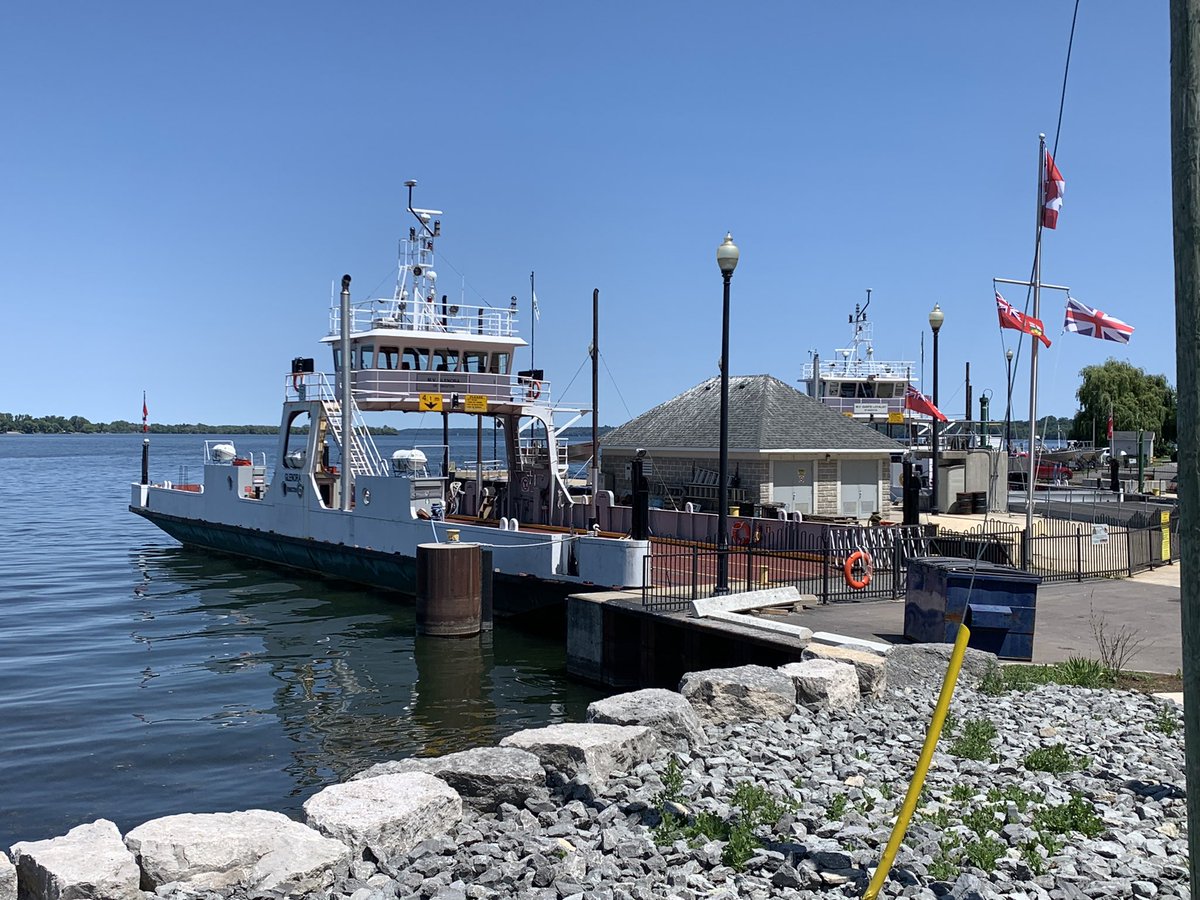 twitandrewking's tweet photo. Perhaps I’m in an alternate universe…Calling BS on this…I’m here right now…there is no more “high traffic” than any other day… the other ferry that should be running is un-staffed that should be operating with the usual 15min service…what’s up? https://t.co/GIIUhANsLV