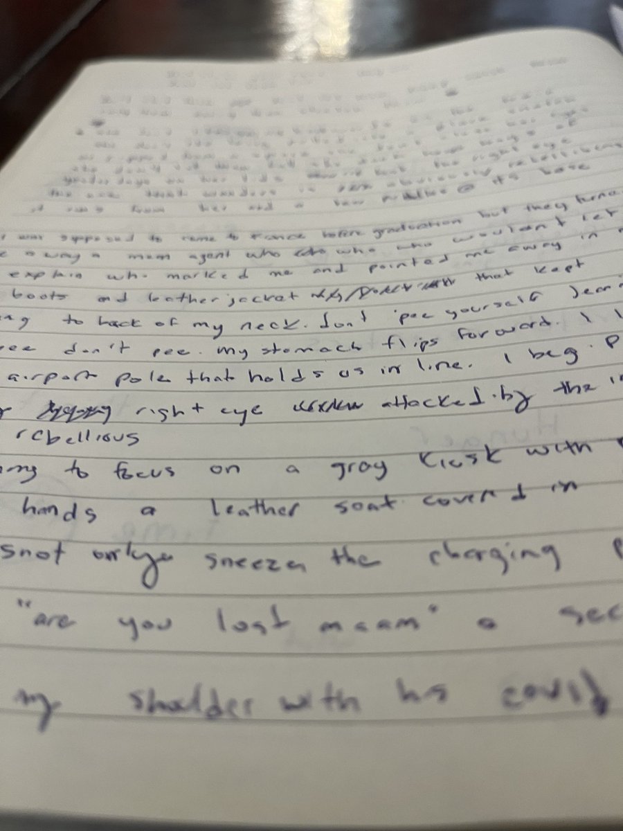 harriettsbooks's tweet photo. Pages!! It’s happening y’all. #ShutUpAndRead #Memoir https://t.co/QKn0MfMmWv