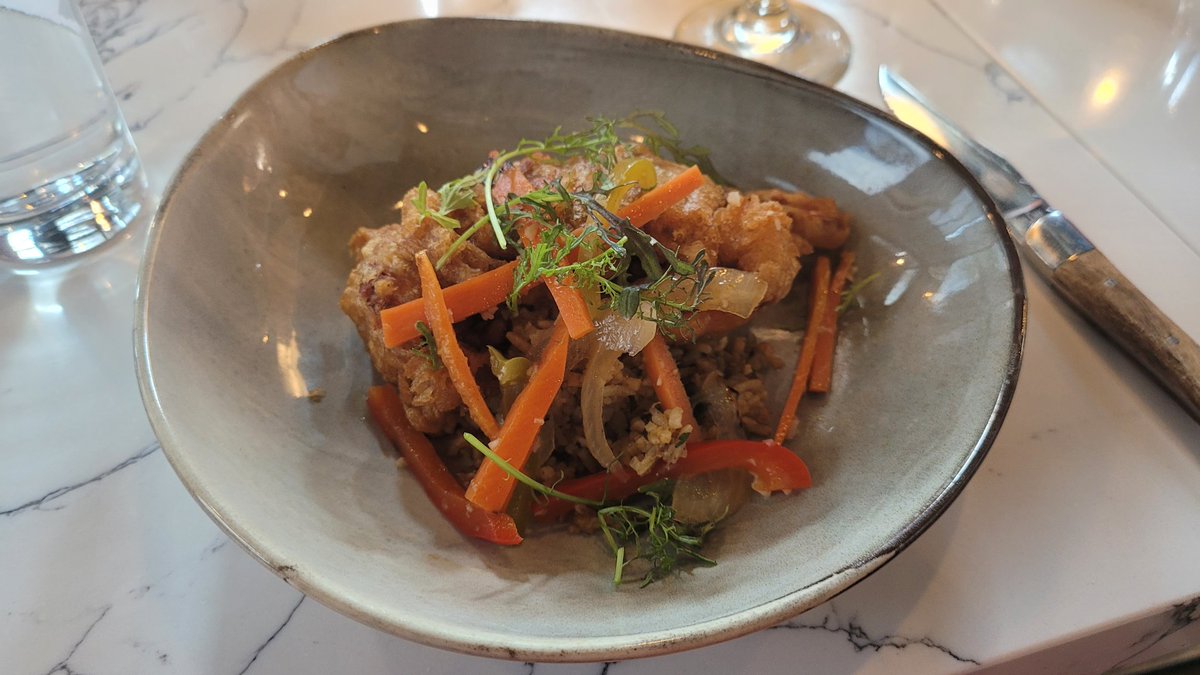 walkingzer0's tweet image. Mmnnn... fried crab is amazing! #rootssoutherntable #tiffanyderry #shef