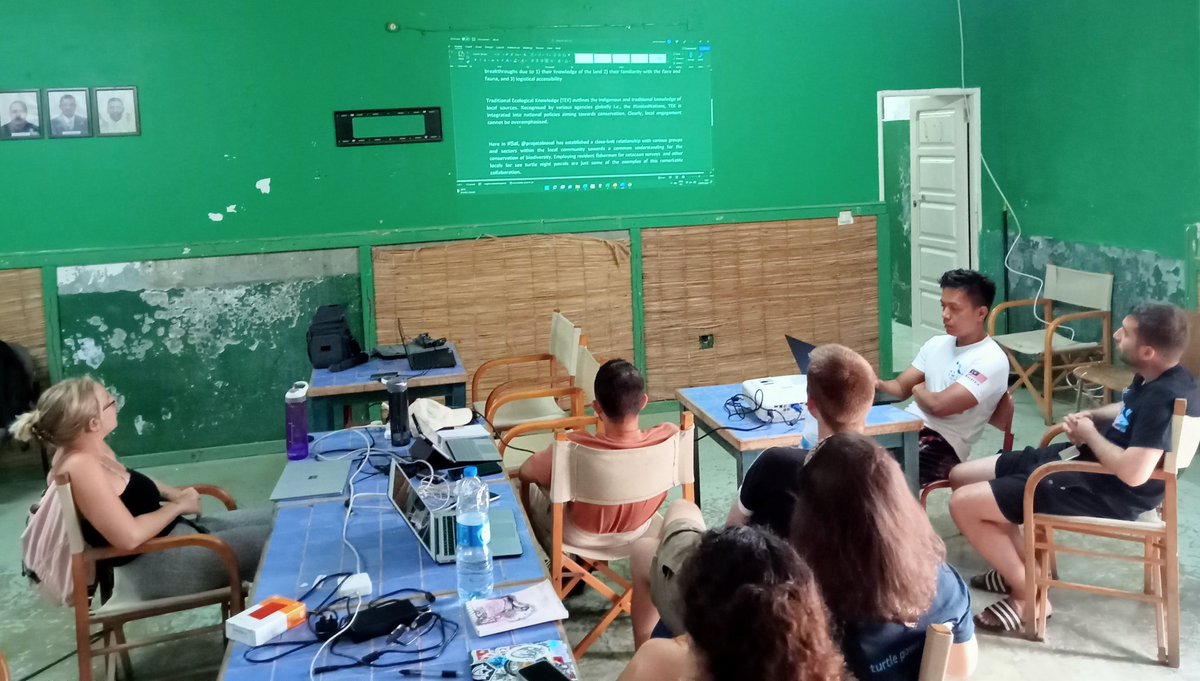 Communication #brainstorming about the importance of local knowledge in #conservation by <a href="/MSc_FAME/">MSc FAME</a> inspired by <a href="/ProjetoBioSal/">Project Biodiversity</a> <a href="/FMB_CaboVerde/">FMB - Maio Biodiversity Foundation</a> <a href="/projecto_vito/">Associação Projecto Vitó</a> and all #NGOs in #CaboVerde <a href="/QM_SBBS/">QM_SBBS</a> <a href="/QMUL/">Queen Mary University of London</a>