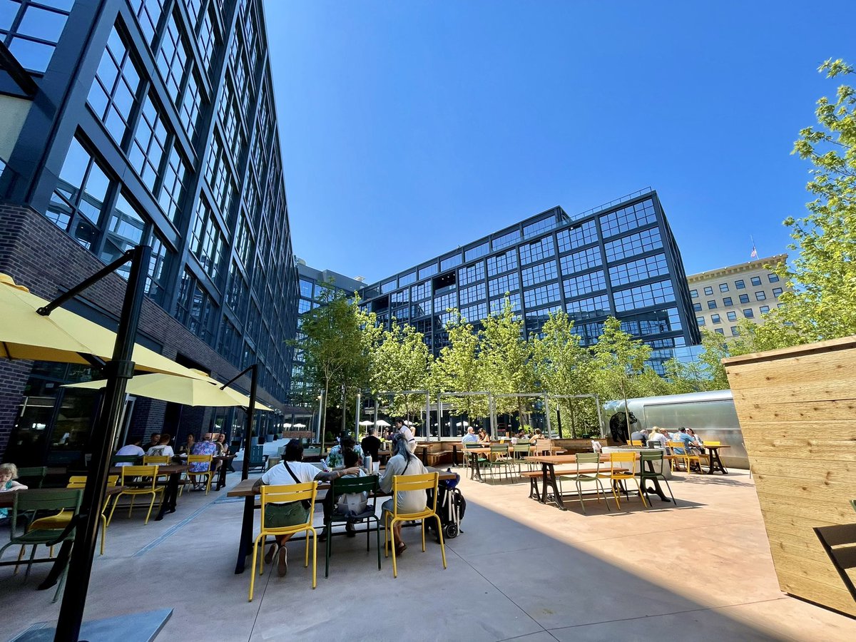 urbanetics_'s tweet image. Big fan of Pioneer - one of CLE’s newest restaurants in @IntroCLE. Love the whole camping theme along with the unique dishes. The brunch was delicious, and I can’t wait to go back for dinner sometime! 🪵🔥 Great spot @dwhalen5 👏🏻