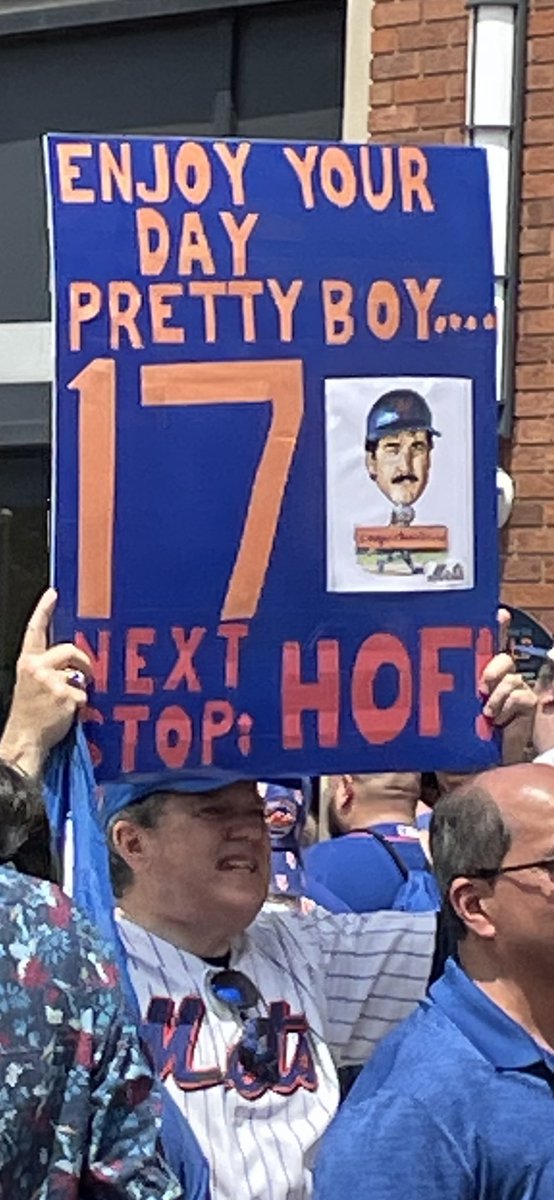PieterJKetelaar's tweet photo. Celebrating #KeithHernandez’s number retirement @CitiField.

#KeithHernandezDay #Seinfeld #JustForMen #NoPlayForMrGray #ImKeithHernandez #SecondSpitter https://t.co/8WyQ2NQ75Q