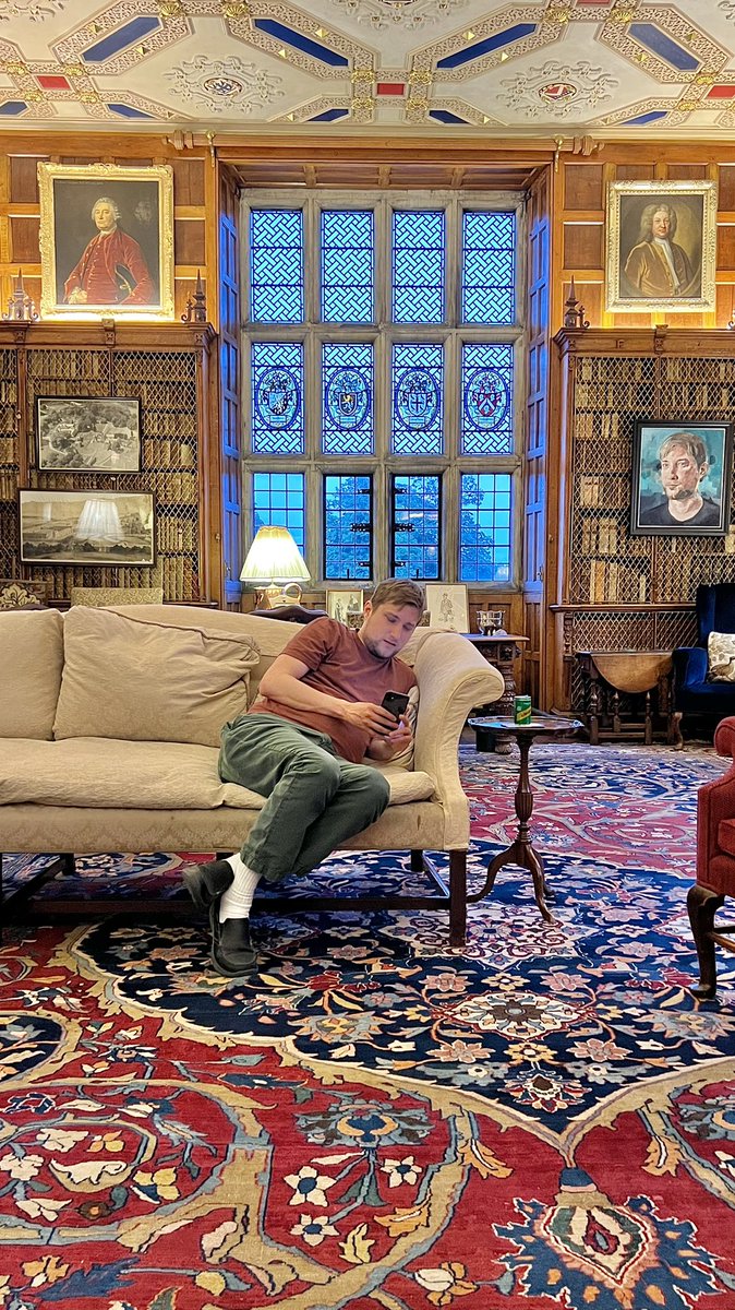 london_toshi_17's tweet photo. 貴族の友達モスティン男爵の家の
図書室でまったり。

Chilling at my British aristocrat friend Lord Mostyn’s Library, Mostyn Hall

#イギリス #貴族 #モスティン男爵 #mostynhall #まったり #chillnight https://t.co/8uQw5TyZGD