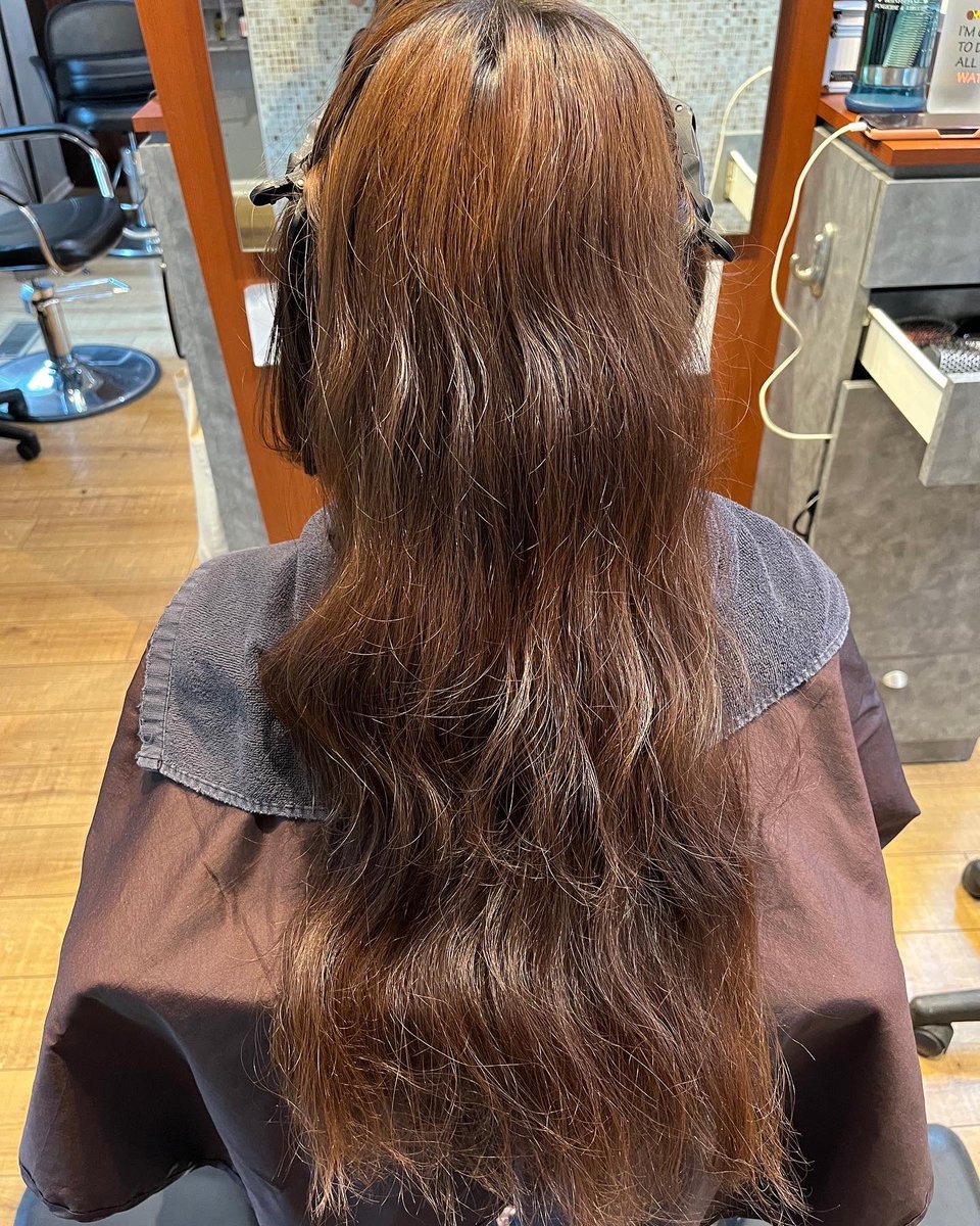 celestinesalon's tweet photo. Natural transformation 🤌🏼 
-
-
#transformation #naturalbalayage #moneypiece #celestinesalon #cosmetology #hairsalon #hairstyles #hairstylist #darien #darienhair #chicago #behindthechair #schwarzkopfusa #schwarzkopfcreators #surfacehair #illinois https://t.co/QxuQaTYZtu