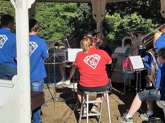 StowConcertBand's tweet photo. @ChristchurchPk ✅ We’re on our final leg (and legs!). Now heading back to Stowmarket for a final play…no bandstand but we’ll be at the bottom of the Recreation Ground playing for half an hour at around 7.45ish if anyone wants to come and listen!  #SCBdiamond #stowmarket https://t.co/mgAsjsZWXl
