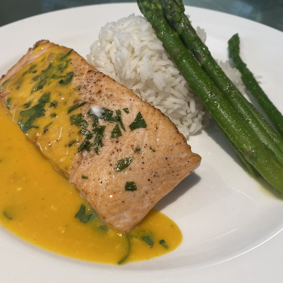 Westover_Inn's tweet photo. Seared Salmon Filet Special Today
.
.
The mango coconut milk and cilantro sauce has been getting rave reviews on the patio today!
#patiodining #Westoverinn #stratfordon #stmaryson #stratfordontario #stmarysontario #stratfordfestival https://t.co/k6pYbeDZ17