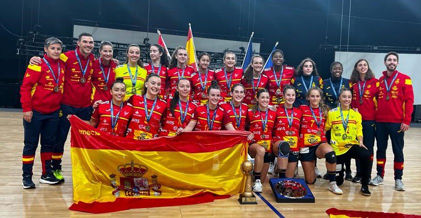 ¡FELICIDADES Carmen, Marta y Belén!. Tres nazarenas Campeonas de Europa con la Selección Española, Guerreras Promesas. 🤾‍♀️