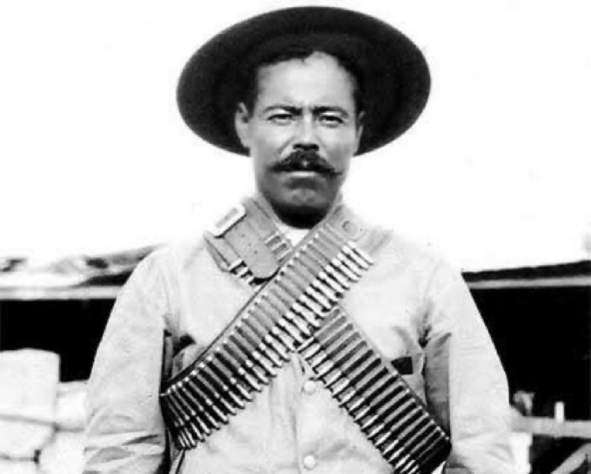 EfemerideDelDia's tweet photo. #UnDiaComoHoy #09J de 1920 Pancho Villa decide abandonar armas tras asesinato de Carranza y nombramiento de Huerta como presidente interino. https://t.co/yYjVtXMRd2