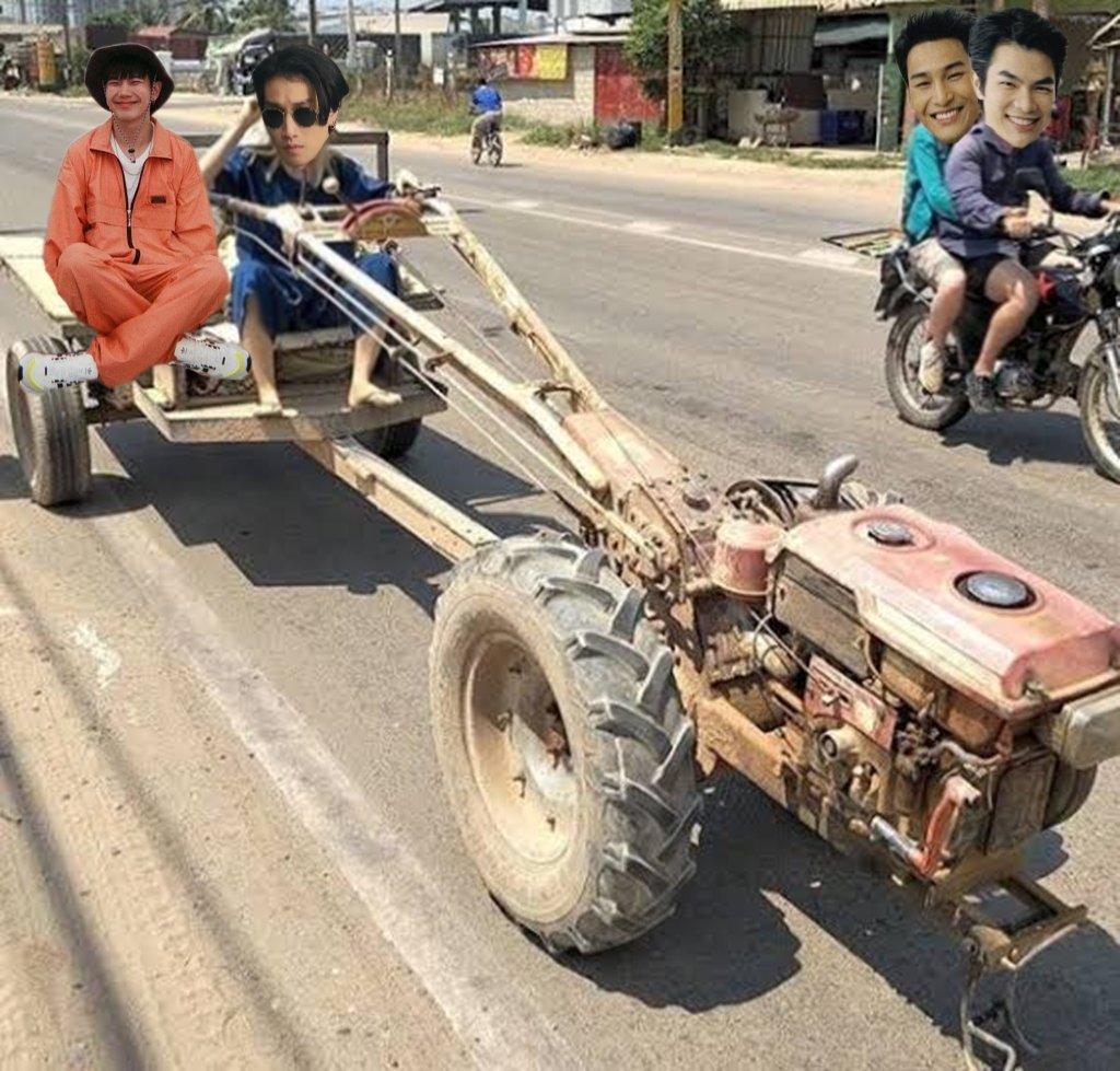 varonicanaka's tweet image. ตอนนี้
- เวกัสไม่ได้หัวหน้าตระกูลรอง
- พ่อตาย = ไม่มีใครคุ้มครอง
- เวกัสพูดกับพีทเองว่า ตอนนี้กูไม่เหลืออะไรแล้ว กูไม่อยากให้มึงลำบาก

มันจะลำบากขนาดไหนกันเชียววะ5555555555555
พีทและเวกัส หลังจากไม่ได้เป็นมาเฟีย

#เวกัสพีท
#KinnPorscheFinalEP #KinnPorcheTheseries #KinnPorscheEP14