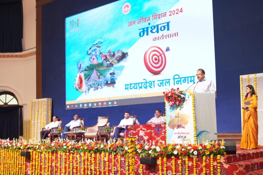 jal_mp's tweet photo. 3.
#MPJN@10
Founded in 2012 and started as a small unit, today MPJN aims to provide Safe Drinking Water to the Rural HHs in 26000+ Villages of the State through its 116 Schemes. 
"We, the team MPJN is capable, prepared and committed to achieve the Mission-2024"
@JalnigamMd 
@NJJM https://t.co/hnx12TCjRm