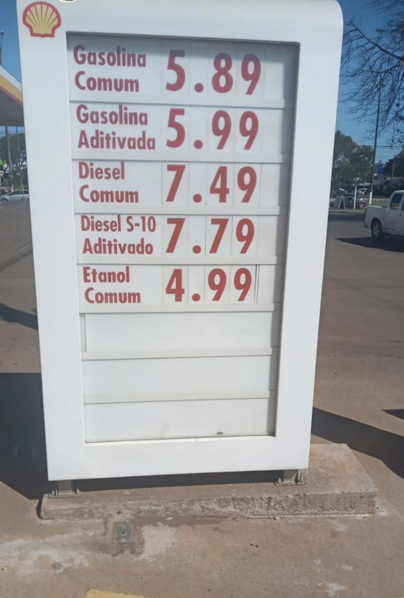 rodripedrozo's tweet photo. El precio del combustible en #PontaPora br. Hay una enorme diferencia de precio con nuestro país. La gente busca sus ventajas. https://t.co/PbR58vvJb3