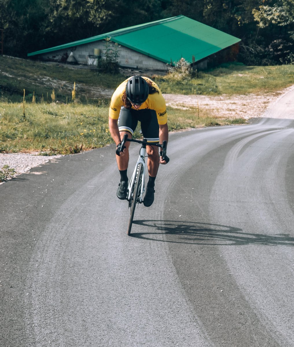 DansLaMusette's tweet photo. Il est 17h30, l'arrivée du #TDF2022 a eu lieu et la victoire de Van Aert m'a donné des fourmis dans les jambes. J'enfourche donc mon vélo. 

[à dérouler] https://t.co/hUhzCOiFor