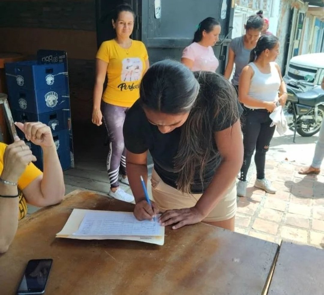 Pr1meroJMerida's tweet photo. Justicieros de todo el Estado #Mérida deciden las nuevas estructuras de nuestro Partido 🟡⚫️
Renovación de estructuras #Mérida
@Pr1meroJusticia
@ActivismoPJ
#PjSeRenueva
#EleccionesPJ2022
#PjMerida https://t.co/X8Pf7kERVG