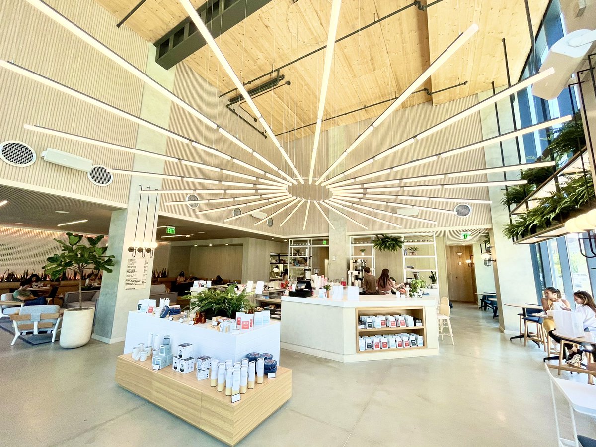 urbanetics_'s tweet image. I love this place. From the interior design to the music to the coffee itself, @EddaCoffee is definitely one of my new favorite spots. Such a great addition to the W25th and Lorain corner.✨☕️