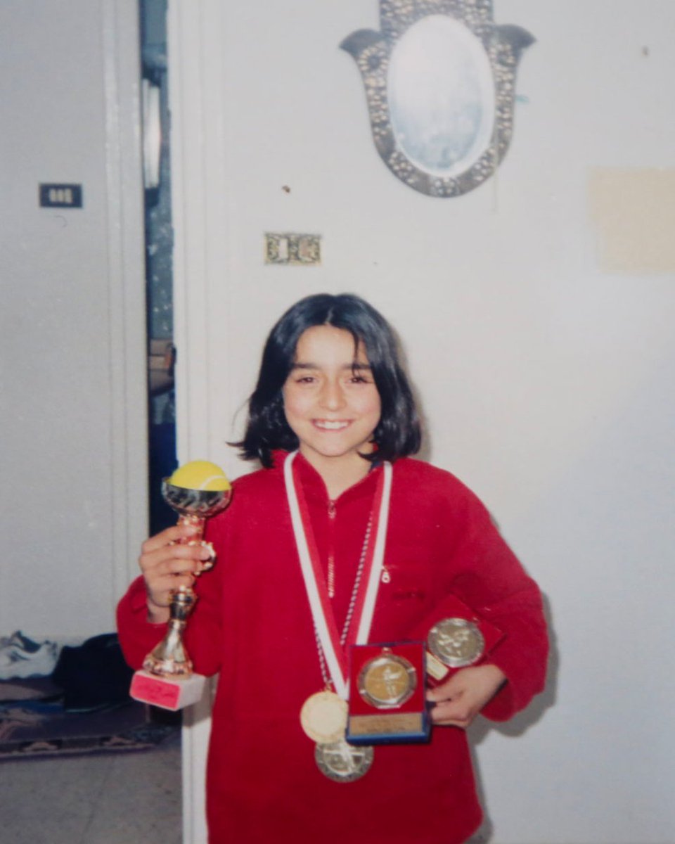 Ons_Jabeur's tweet photo. I hope to have inspired Tunisia, the African continent and the Arab world throughout my Wimbledon journey. I'll be back on Centre Court! Keep dreaming young girl 🍓

Eid Mubarak to all muslims around the world ✨ https://t.co/gj1dRWPDlo