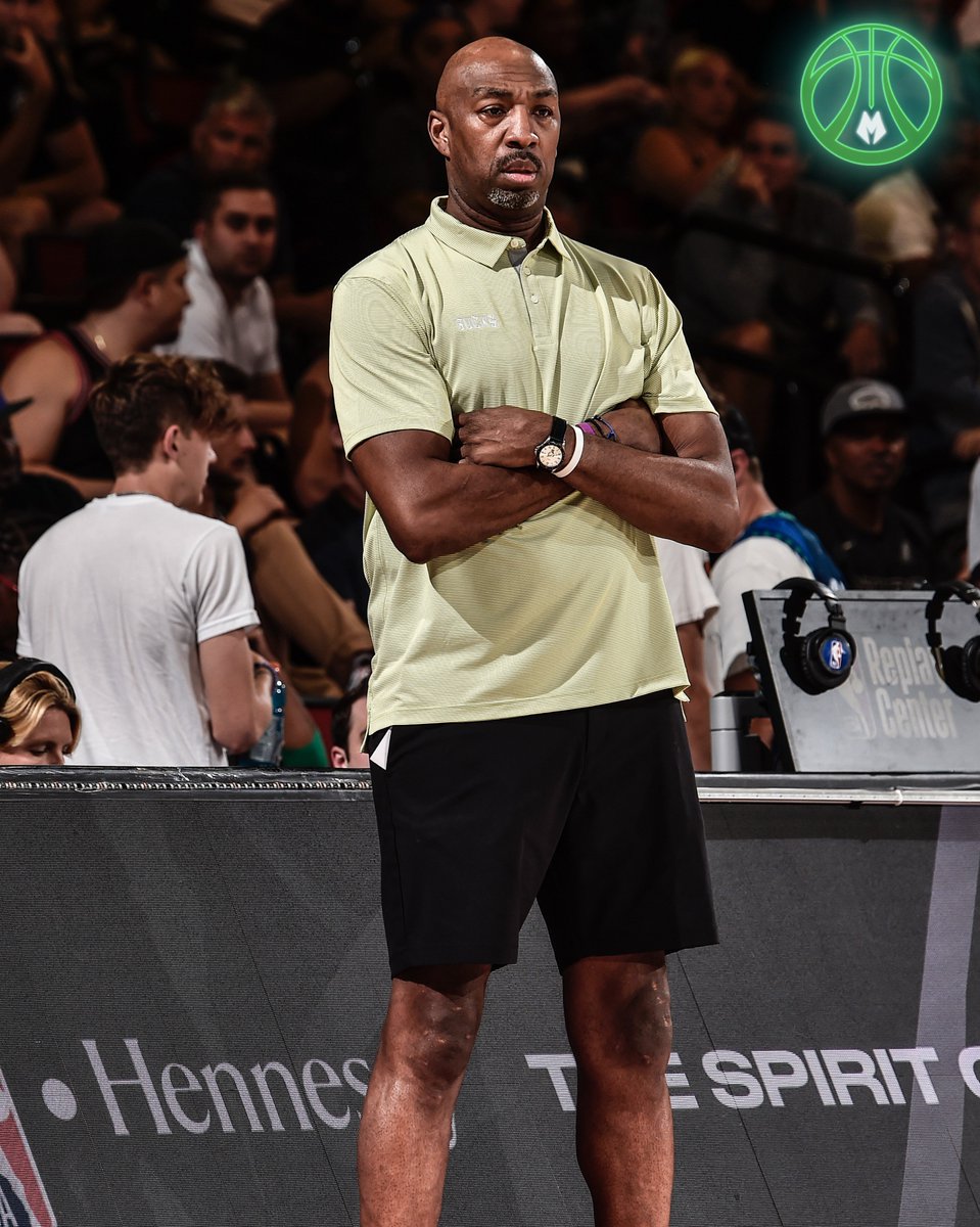 Bucks's tweet photo. Coach Vin. 💚 https://t.co/0orMoRVeb0