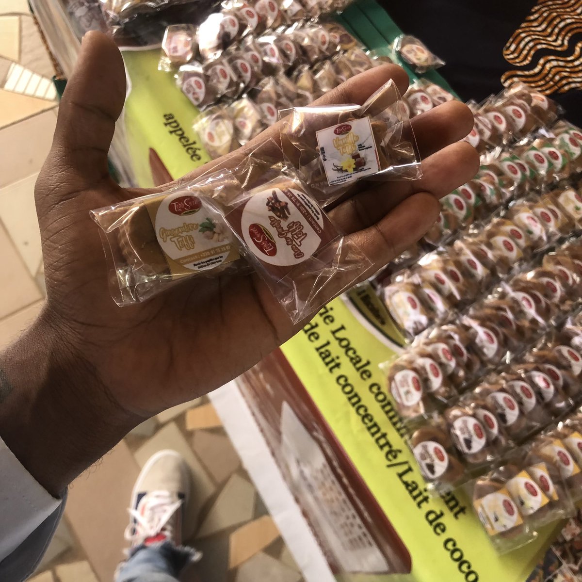 kouvonouelliott's tweet photo. Votre marque de confiserie Locale communément appelée « Toffi »
En plusieurs variétés de saveurs
- Lait Vanille ; Gimgembre ; clou de girofle.
Avec une particularité du goûté et du touché.
@ConsoLocaleTogo
#TgTwittos #ConsommonsLocale #ConsommonsTogolais https://t.co/0Olw4pWiOC