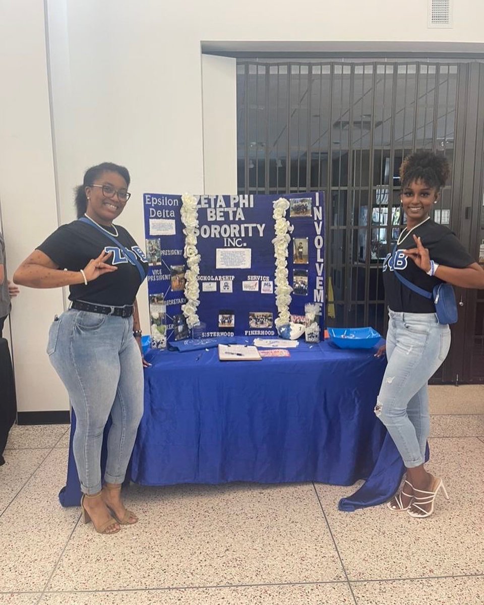 Kicking the school year off the FINER way ! 💙😍 Thanks to everyone who visited our table for today’s orientation! Continue to follow us to keep up with upcoming events ! 🤍