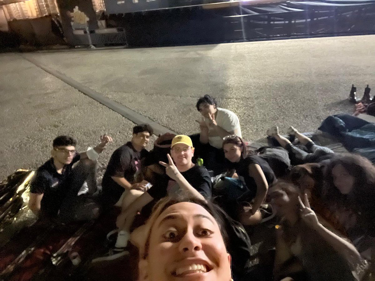 ey <a href="/tylerrjoseph/">tyler jøseph</a> <a href="/joshuadun/">josh dun</a> we camp almost 2 days and we had a great time.  you guys bring people together. thank you!
<a href="/twentyonepilots/">twenty one pilots</a>