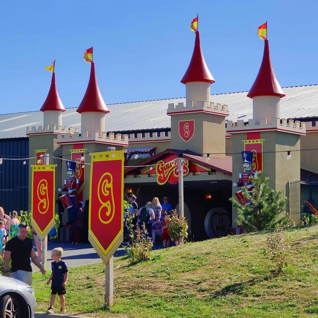 themeparkjames's tweet photo. Had a wonderful day at Gulliver's Valley today with the ECC - thanks @european.coaster.club for organising and @gulliversfun for making us so welcome! #themepark #gulliversvalley https://t.co/ouMqa09LS6