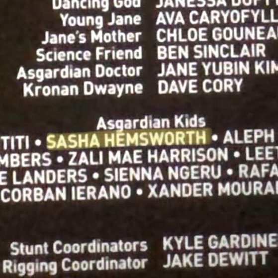 offst4rk's tweet photo. all three kids of chris hemsworth appear on #ThorLoveAndThunder https://t.co/j5Da3tiMny