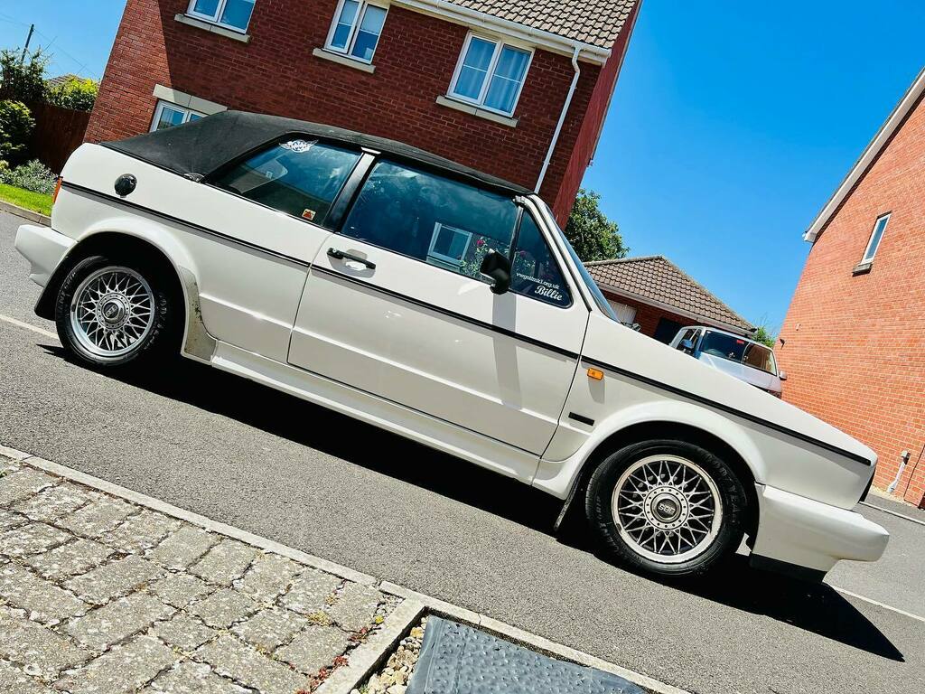 metal_fortress's tweet photo. Enjoying the sunshine…
.
.
#BillieMk1Golf
#VW #Volkswagen #mk1golfownersclub @vwmk1golfoc #mk1golf #mk1golfcabriolet #car #vehicle #convertible #mk1rabbit #VWrabbit #VWlove #VWlife #classiccar #classicVW #softtop #roofdown #shotoniphone https://t.co/GXZa6v01eM https://t.co/KEj1j5VKME