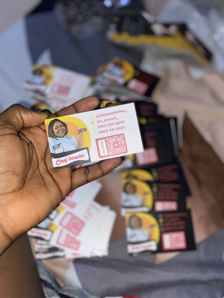 O_motola_'s tweet photo. Totally in love with  my business card 😍😍

#Rexcreations on this one 🤸🏾‍♀️ https://t.co/sNnCNwMUwO