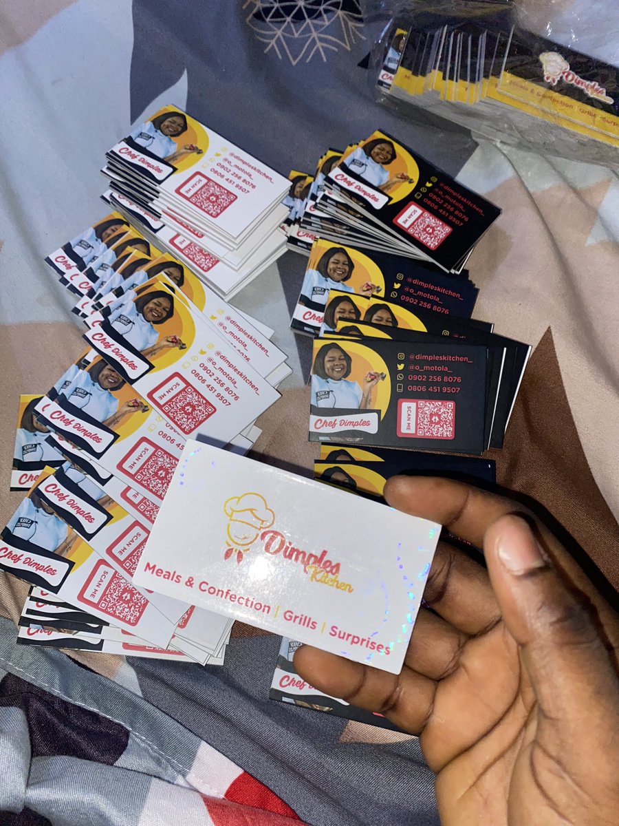O_motola_'s tweet photo. Totally in love with  my business card 😍😍

#Rexcreations on this one 🤸🏾‍♀️ https://t.co/sNnCNwMUwO