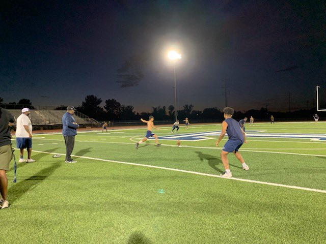 Coach_FreemanCC's tweet image. Coaches decided to have a “Welcome To Friday Night Lights” practice. The team was flying around, having fun, and bonding. Something special about these young men and what we are building over here in Mill and Broadway #BackOnTheBlock #BuffaloFootball #BuffBall #TempeFootball