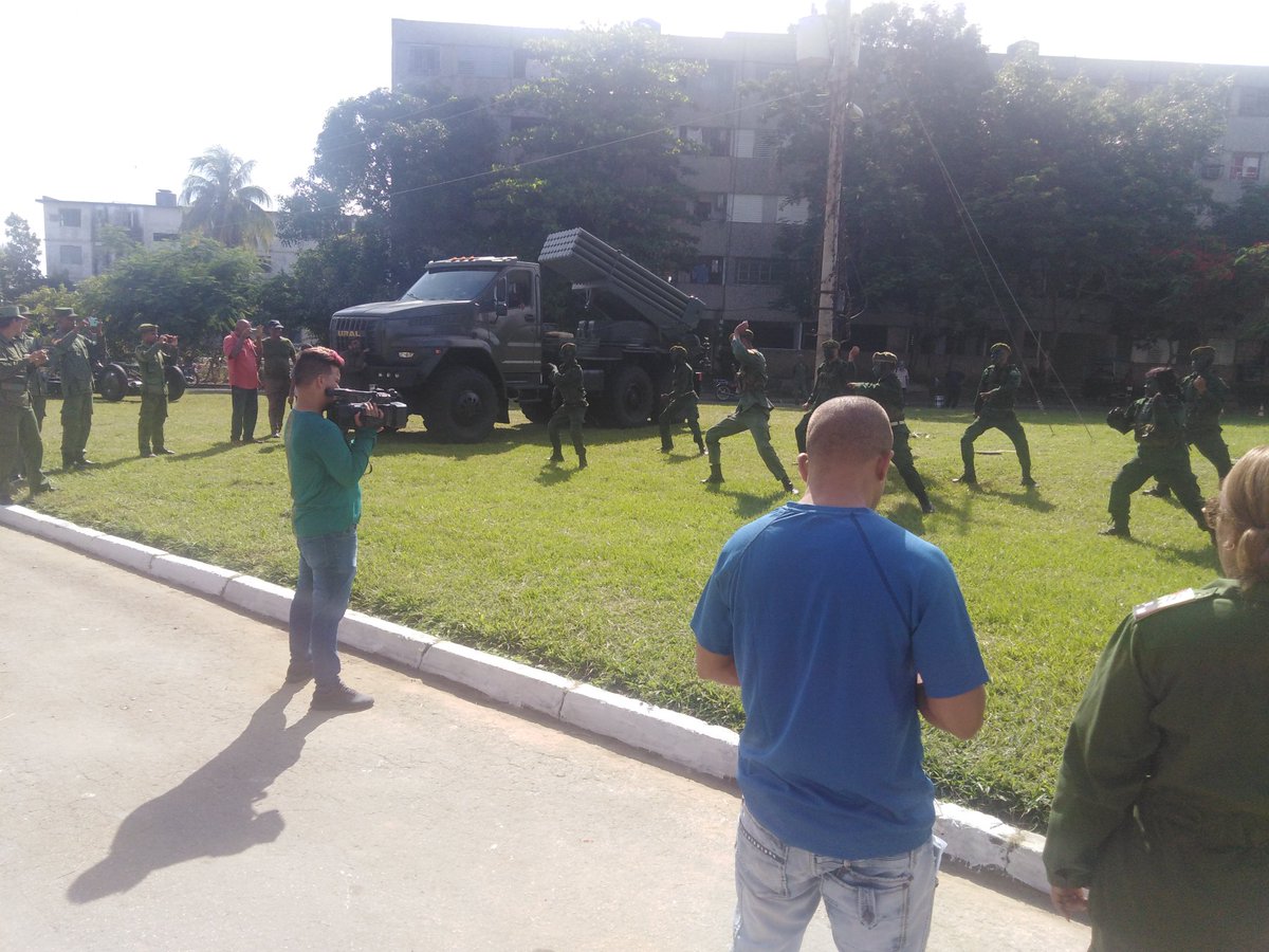 HendyPrez2's tweet photo. A pocas horas d q llegue la jornada d Resistencia y Victoria, en la #IslaDeLaJuventud se desarrolla el día d la defensa, el pueblo pinero junto a las organizaciones políticas y de masas, las FAR, el MININT,  la FEEM, la FEU y la OPJM fueron los protagonistas. #CubaPorLaPaz https://t.co/FT9cyXVdTI