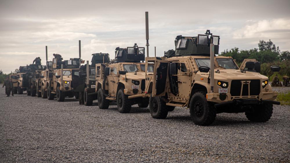 USMC_Gear's tweet photo. 🌏 Okinawa, Japan 🇯🇵
#Marines with Battalion Landing Team 2/5, @31stMeu, @IIIMEF form a convoy during a zone reconnaissance exercise at Camp Hansen. JLTVs improve the mobility and payload of the light tactical vehicle fleet.
#EquippingOurMarines #MakeMarinesMoreCapable https://t.co/C0HMLMS5s2