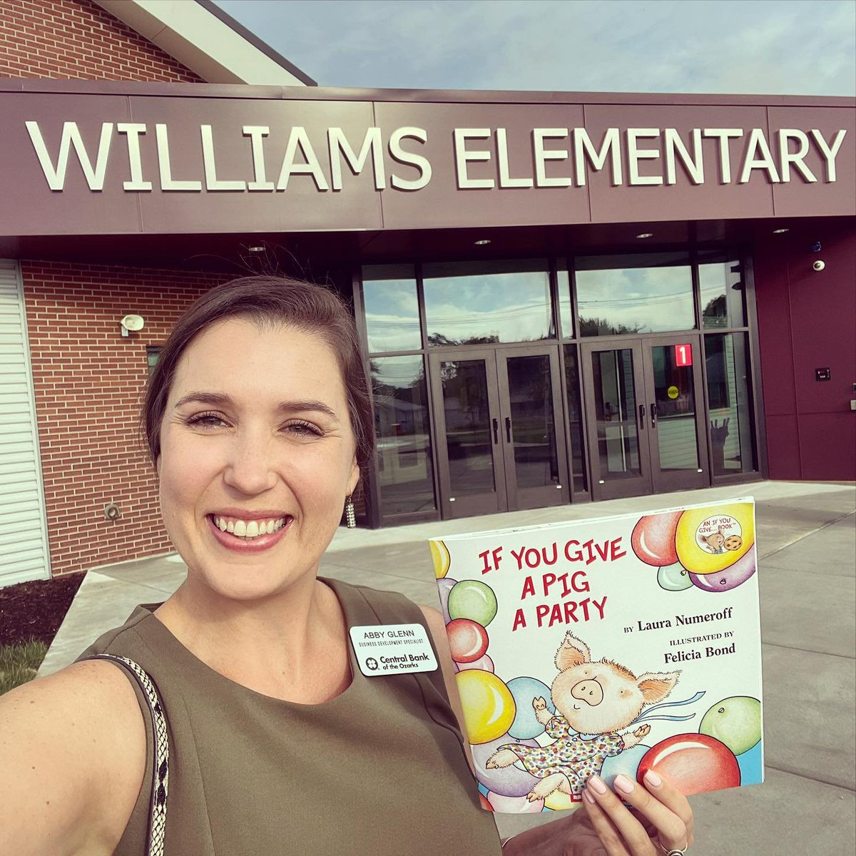 officialSPS's tweet photo. Be a part of the life-changing work at SPS as a volunteer for the 2022-2023 school year. 💙

SPS Volunteer application for 2022-2023 now open: https://t.co/gO0yAntfUy https://t.co/QVXi8wTPKw