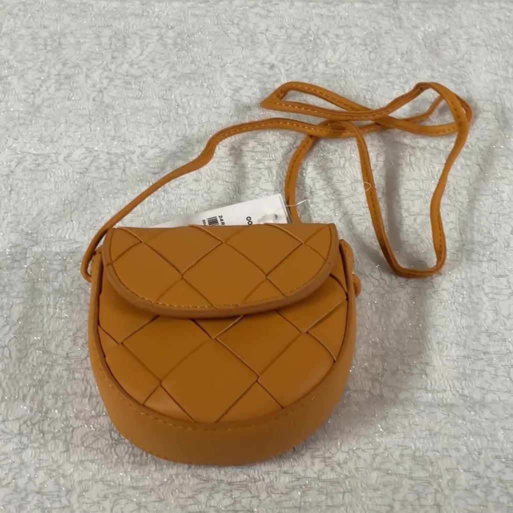 June 2022 BagBirdy.com Giveaway is here!

We're giving away this Topshop Mini Crossbody.

And the winner is...

bagbirdy.com/june-2022-bagb…

#Giveaway 

#BagBirdy

#Free 

To enter the next give away and all future give aways, go to bagbird.com/win.