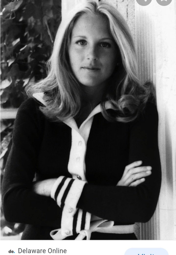 When Melania Trump trends I like to share a pic of Not Naked Jill Biden. 🥰