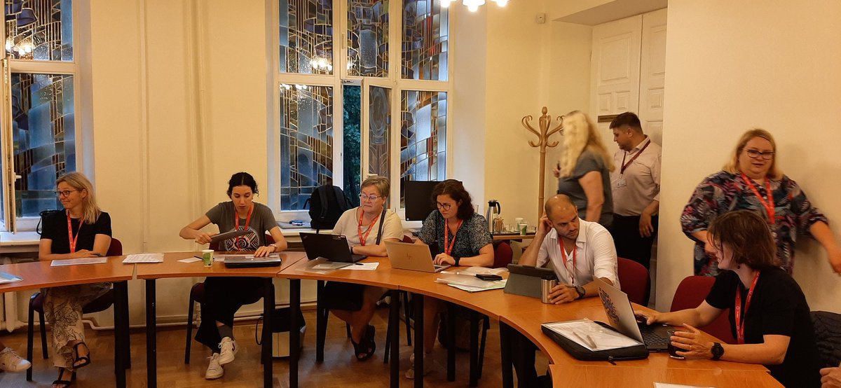 AdelaidaZabale1's tweet photo. A great week at @EANS_Nursing #Summer #School learning from all over europe about improving healthcare by nursing research.
Thanks @VU_LT https://t.co/M6NMdA6z2g