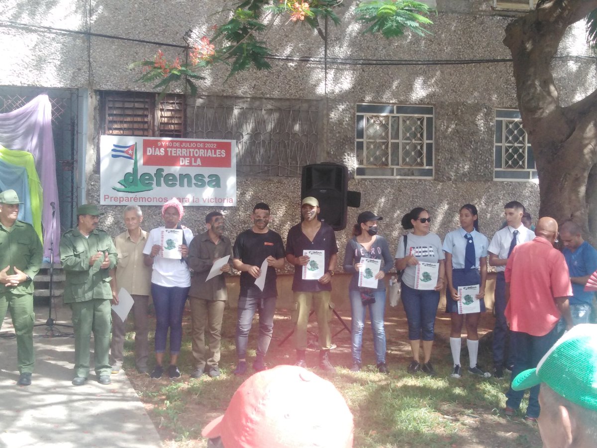A pocas horas d q llegue la jornada d Resistencia y Victoria, en la #IslaDeLaJuventud se desarrolla el día d la defensa, el pueblo pinero junto a las organizaciones políticas y de masas, las FAR, el MININT,  la FEEM, la FEU y la OPJM fueron los protagonistas. #CubaPorLaPaz