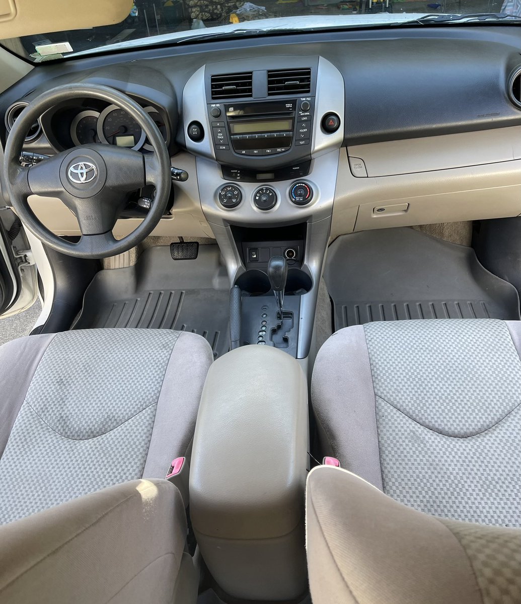 😦😮 amazing before &amp; after work from Shine Time Interior Detail 👏🏽👏🏽👏🏽 proud of my fiancé for working every day to get better &amp; perfect his craft!!!

MESSAGE ME IF YOU NEED AN APPOINTMENT! 🔥

Open availability, affordable pricing, great quality! 🧽