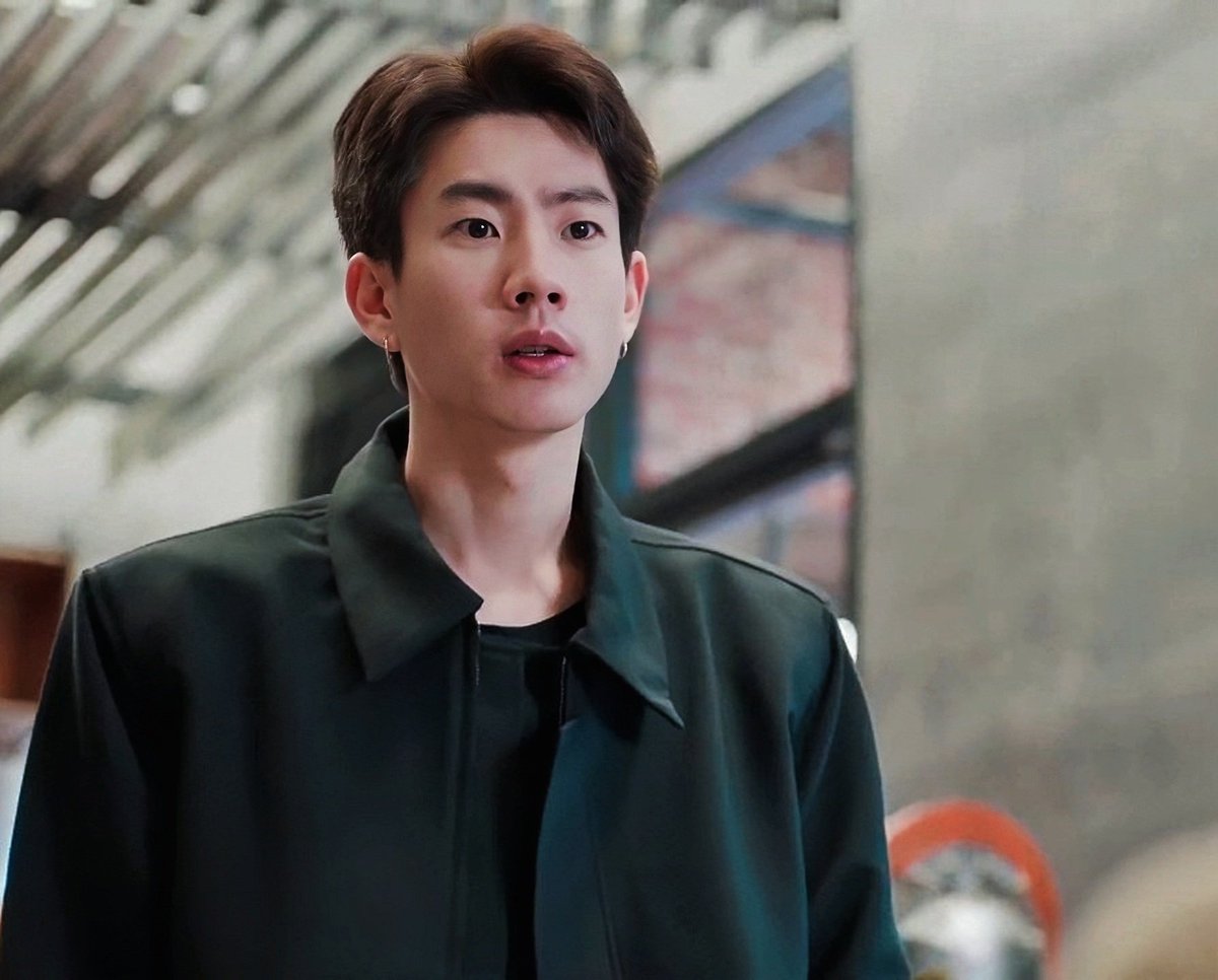 offgun_Langyo20's tweet photo. 언제 봐도 멋진 텐쿤😘
#Astrophile
#Thankun
#ออฟจุมพล https://t.co/vFhT4eOhhq