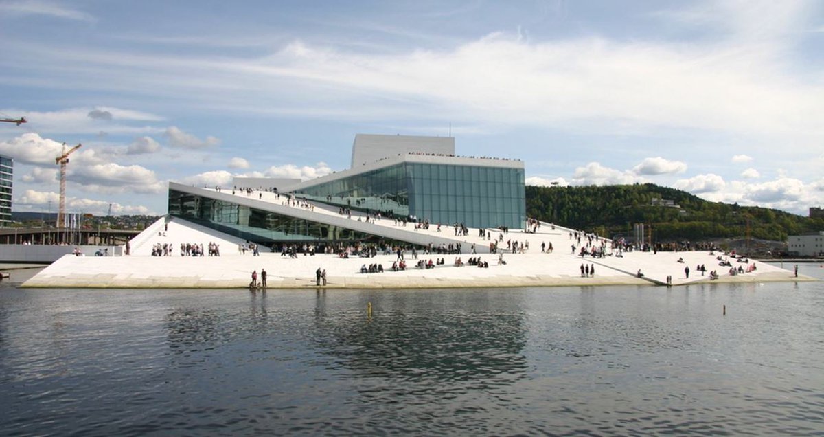 redundanton's tweet photo. @AlexanderGlista Oslo, Norway. #Operahuset #Operastranda #Munch https://t.co/cuKTX2lXAQ