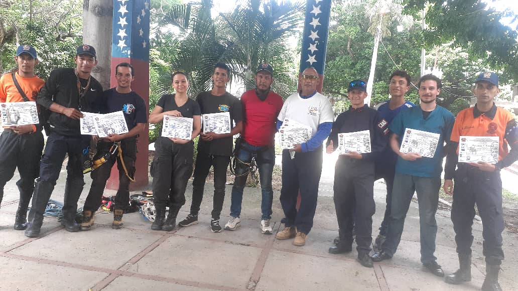 #9Jul Culminado con Éxito el 1er Curso de Operador de Rescate con Cuerdas Impartido en el Municipio #MBI Fortaleciendo el Mejoramiento Profesional <a href="/BrullerbyPSUV/">Brullerby Suárez</a> <a href="/droopy171/">Alexander Sanchez</a> <a href="/PCivil_Ve/">Protección Civil</a> <a href="/PC1Gutierrez/">PC.GUTIERREZ</a> <a href="/PcRedancentral/">PC REDAN CENTRAL</a> <a href="/DulceyParadaM/">G/D Marlon Dulcey Parada</a> <a href="/cperezampueda/">cperezampueda</a> <a href="/VGRPC_/">VGRPC</a> <a href="/vol_aragua/">voluntarios aragua</a> <a href="/efrenochoa/">efren ochoa</a>