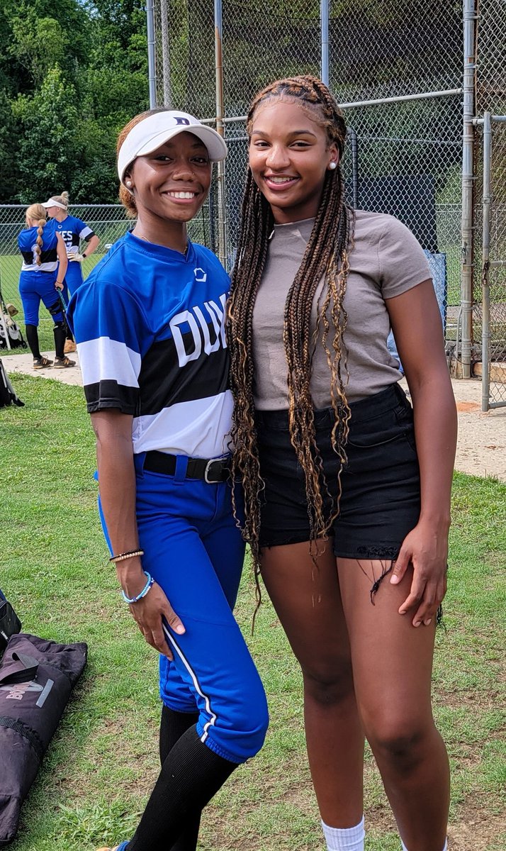 Roles reversed today!  <a href="/JuhlesKelly/">Juhles Kelly</a> got to play in front of her future <a href="/HUBisonSoftball/">Howard Bison Softball</a> teammate and roommate!  The Champ <a href="/ToriTyson/">Tori Tyson</a> was in attendance too! Bison Love is real! #HowardPride❤💙