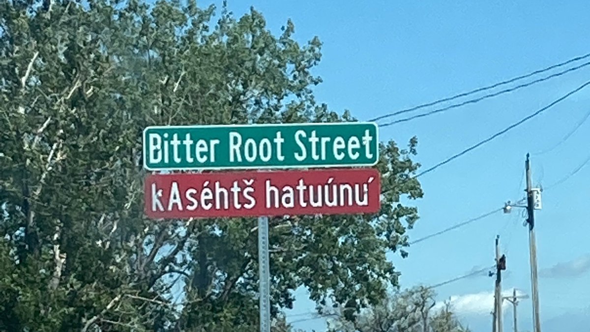 TQPurdon's tweet photo. Was in White Shield, ND for the #ArikaraCelebration today.  

Was cool to see the new indigenous language street signs that had been put up since my last visit. #WhiteShield @MHANation1825 https://t.co/8nbu7Nv1nm