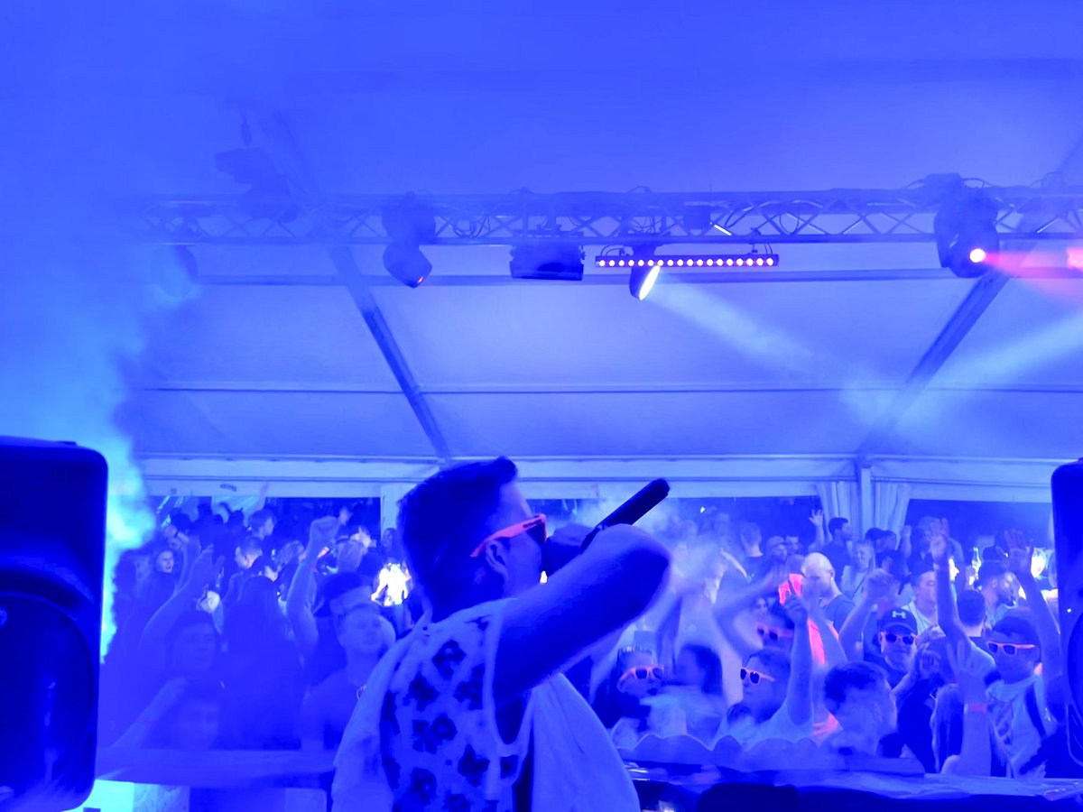 MR.DA-NOS tweet media