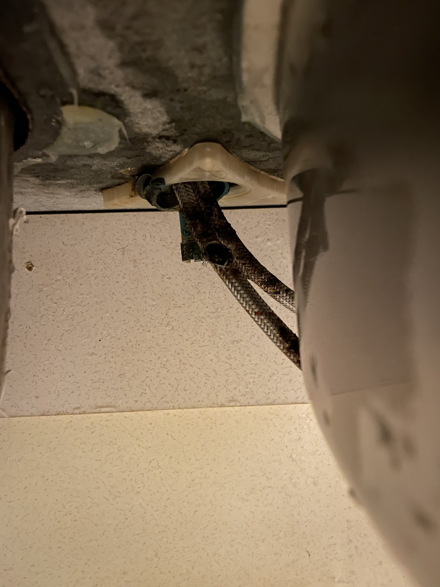 David Allen on Twitter "Kitchen hot water pipe burst, so frantically