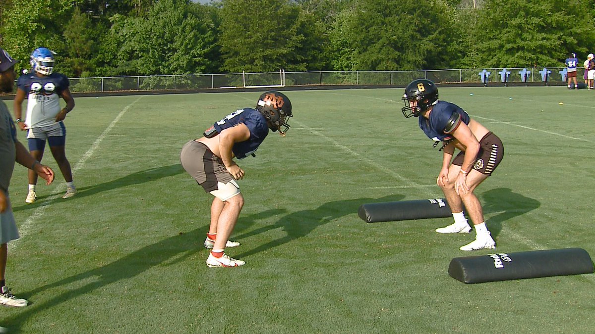 bhallphotog's tweet photo. Triad HS alums @jackkgooch (@NGHSFB), @DavidLeee04 (@WF_Football), @TannerJ49551379 (@NDBlackKnightFB) &amp; @evanrhodes88 (@RJRAthletics) on the field for practice today for West All-Star team. @WFMY @WFMYhss @NCCoachesAssn https://t.co/qIiSQZ6NfS