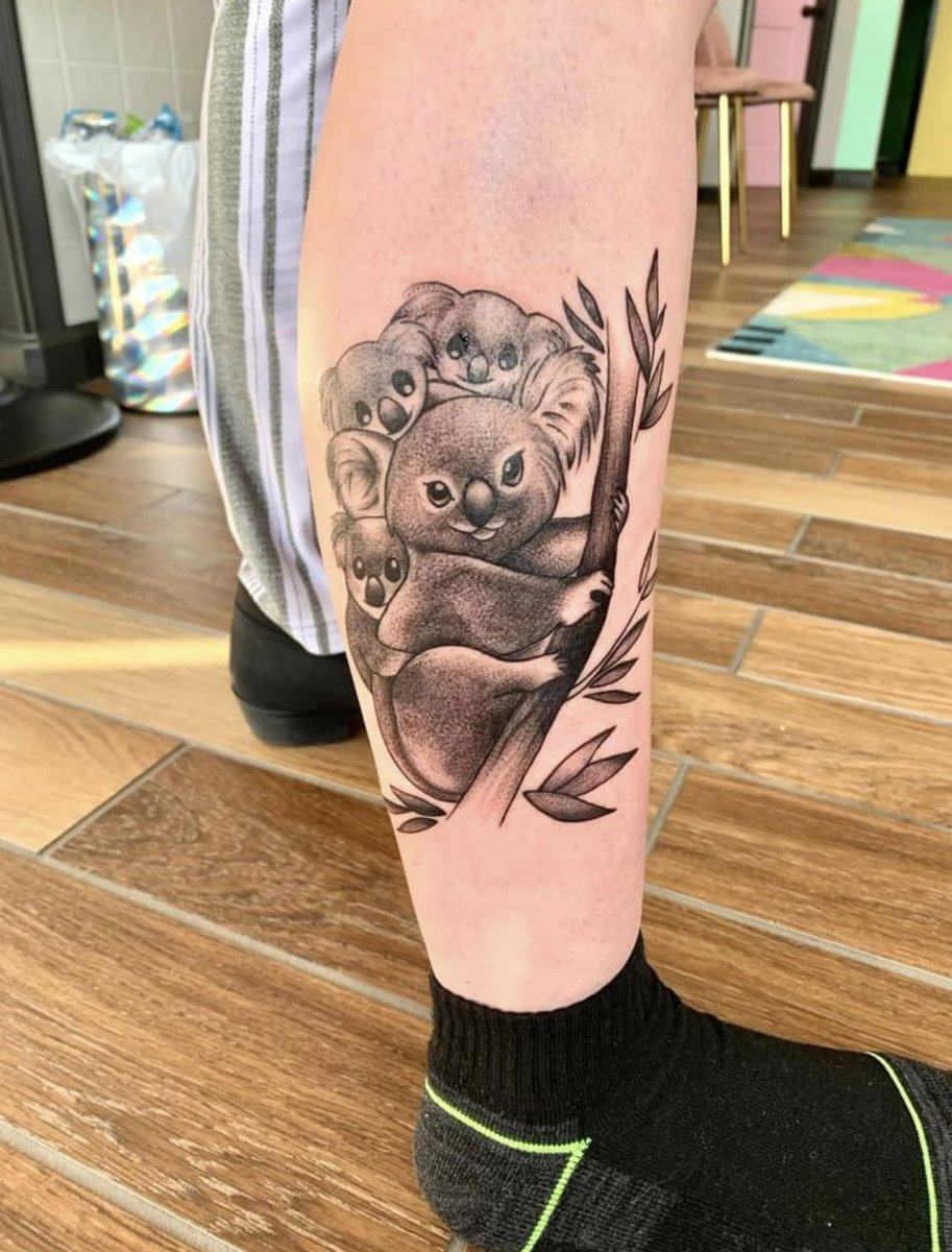 lelizabethbd's tweet photo. If you’ve been wanting a new tattoo pls make an appointment with my gf 🥺 I’m so proud of her and want to see her thrive at Black Cloud https://t.co/EnmvSWKJ0Z