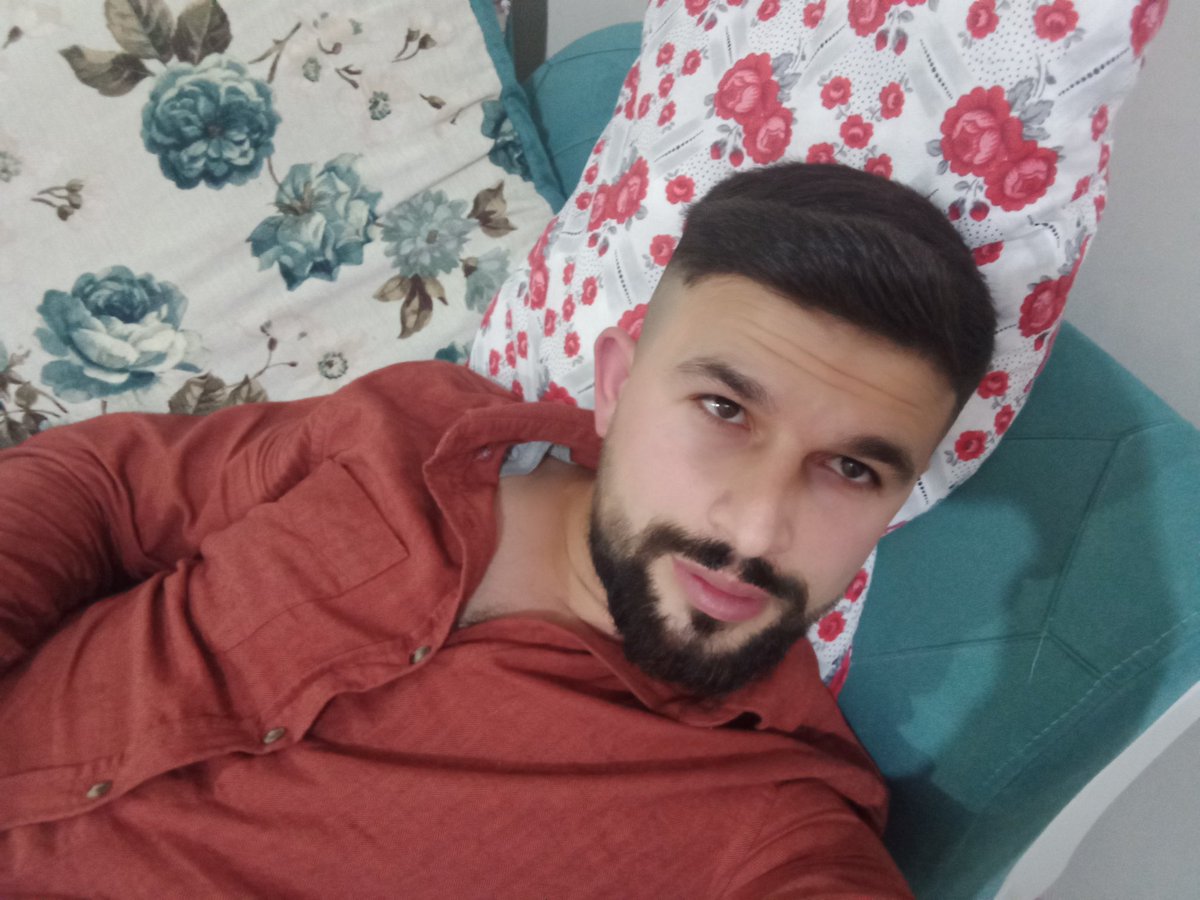 HasanStanoglu's tweet image. Sence yakışıklısıyım