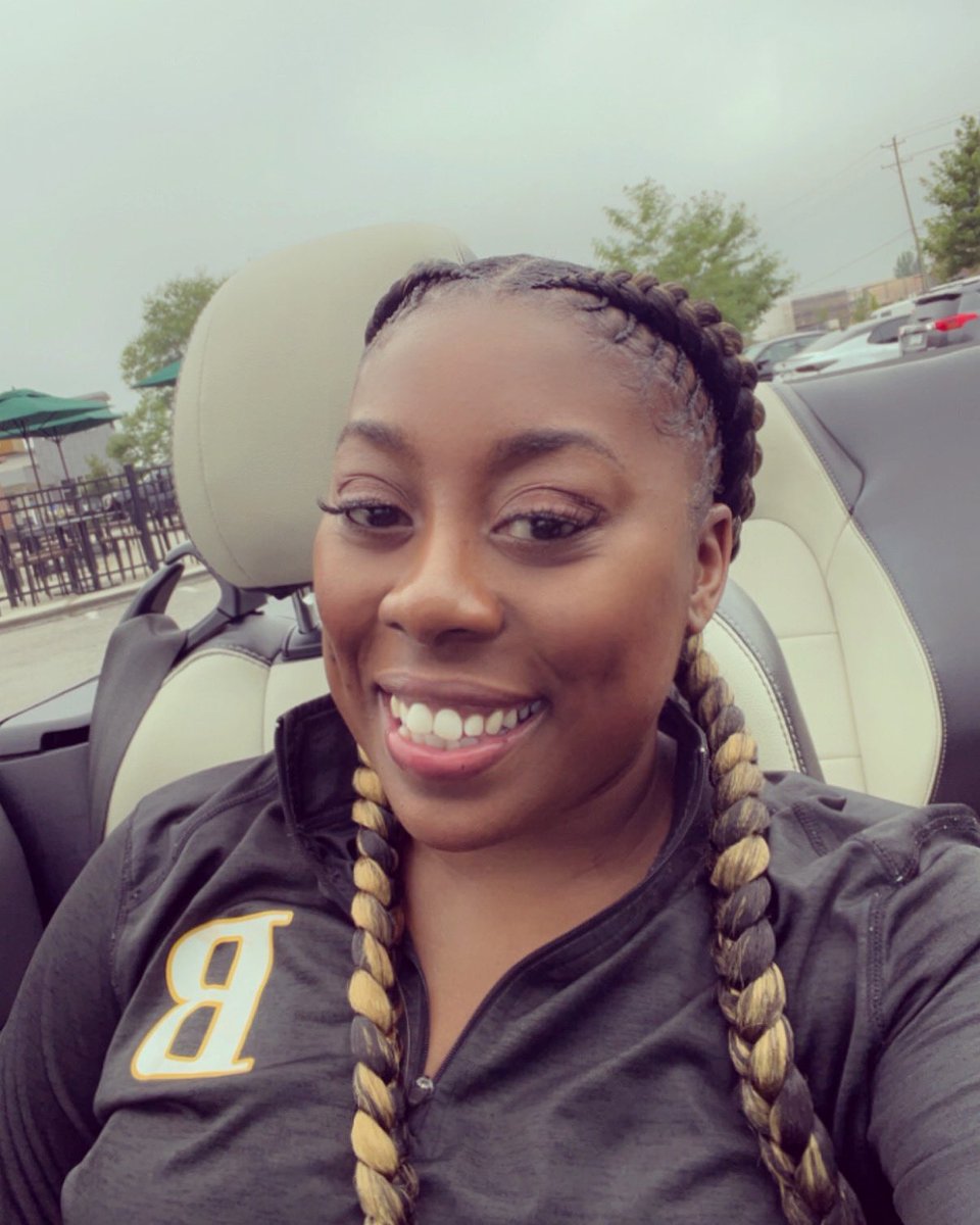 SHESACOACH's tweet photo. Watch this:🤟🏾it’s 7 o’clock Im in my drop top cruising the streets😭💃🏾
#nice&slow😂 #summertime🙌🏾 #blessed #highlyfavored #pushinB😼💚🏀💪🏾 #icoach #onthetrail👀 https://t.co/UG1rUfAaPB